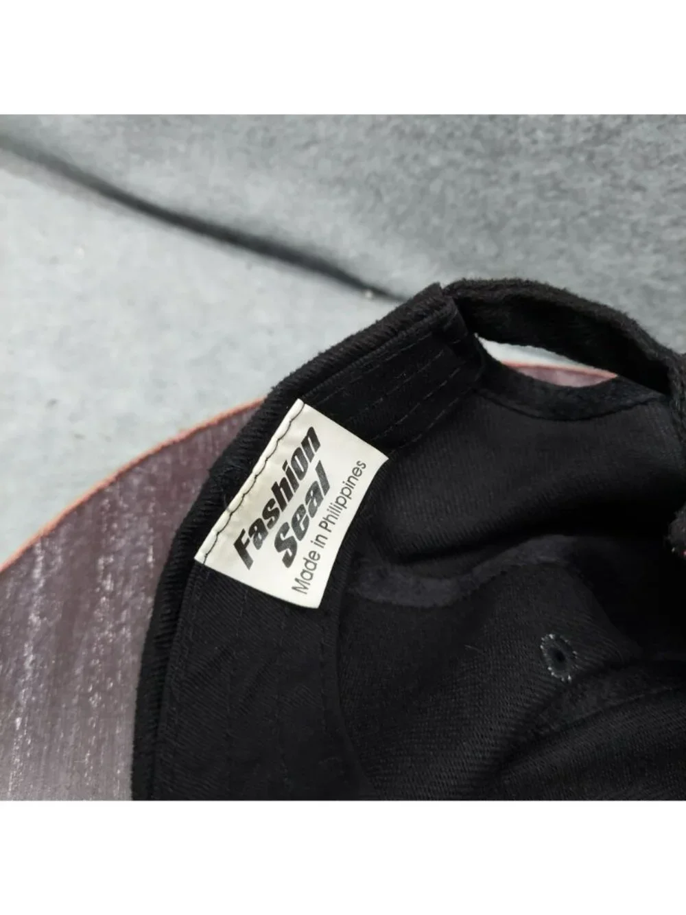 Dennys Black Adjustable Baseball Cap With‎ Embroidered Logo And Metal Clasp